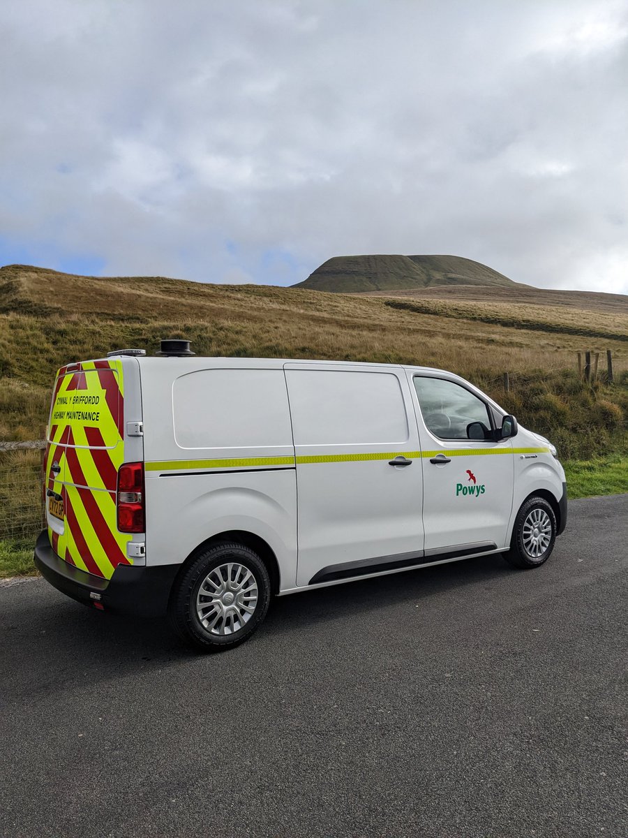 PTUPowys's tweet photo. We continue on our fleet transition towards a 100% ULEV fleet for @PowysCC This electric van is one of two based at our workshops for our fitters to respond to call outs etc. Range of around 160 miles on one charge so more than enough to cover half the county the size of Powys! https://t.co/qUvOs03CI7