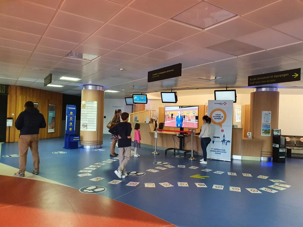 VINCIAirports's tweet photo. ✈🇫🇷 #FêtedelAviation, 6 aéroports de notre réseau ont proposé des activités au public pour faire découvrir le secteur aéroportuaire, la diversité de nos métiers et nos partenaires. A nouveau un succès, à en croire le nombre de participants et leurs sourires 🙌!
#PositiveMobility https://t.co/MNzslt1lct