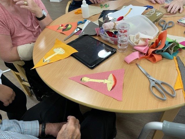 Wonderful magical #Mushroom #bunting parties <a href="/Artsincarehomes/">Arts in Care Homes</a> yesterday, inspired by Coloured Figures of English #Fungi by Sowerby. 
Residents enjoyed seeing #digitised #autumnal hand coloured illustrations. For some this was their first go on an iPad #ArtLibrary #AICH2022 📚🧵🍄
