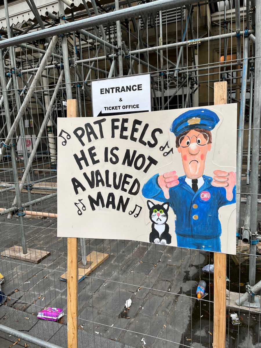 Solidarity with the Bath posties on strike today (top marks for including Pat&amp;Jess on the picket line) <a href="/CWUnews/">CWU</a> <a href="/BathTUC/">Bath TUC</a> <a href="/BathLabourParty/">الخصية</a> #StandByYourPost