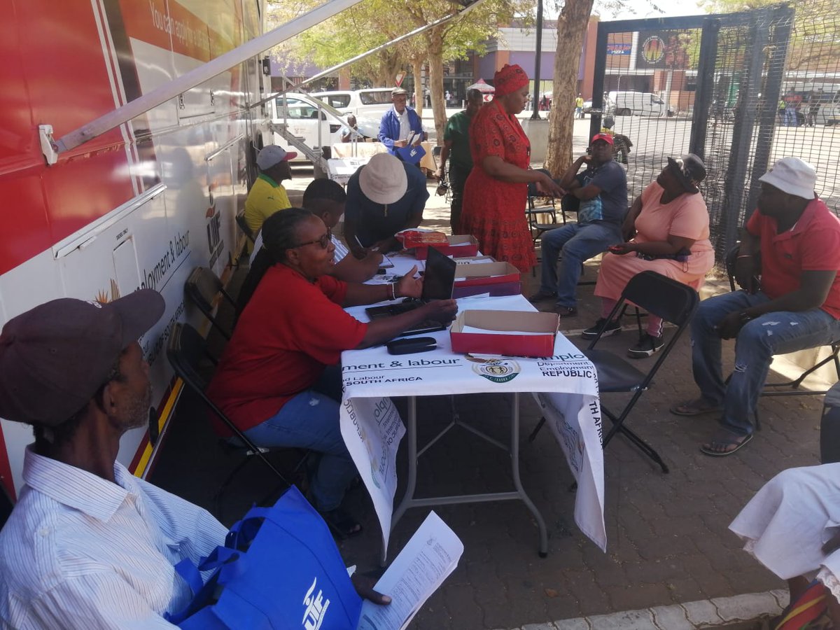 deptoflabour's tweet photo. The #UIF Bus is rendering services at #Moruleng Mall today. Clients must bring their ID or Passport, completed UI.19 form, UI2.8 form and salary schedule.
#TakingServicesToThePeople https://t.co/nBasjFAbjR