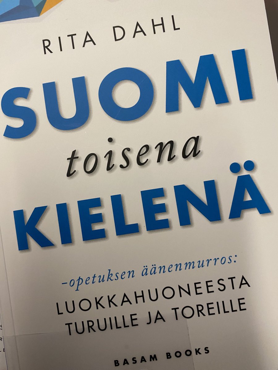 dcommshub's tweet photo. Nice Friday-surprise. I randomly glanced at this book on the “new books” shelf and was happily surprised to recognize the author; my writing class teacher from a few years ago. I still benefit from your concrete advice. Congratulations, ⁦@ritadahl⁩! https://t.co/vmvgHKCKdo