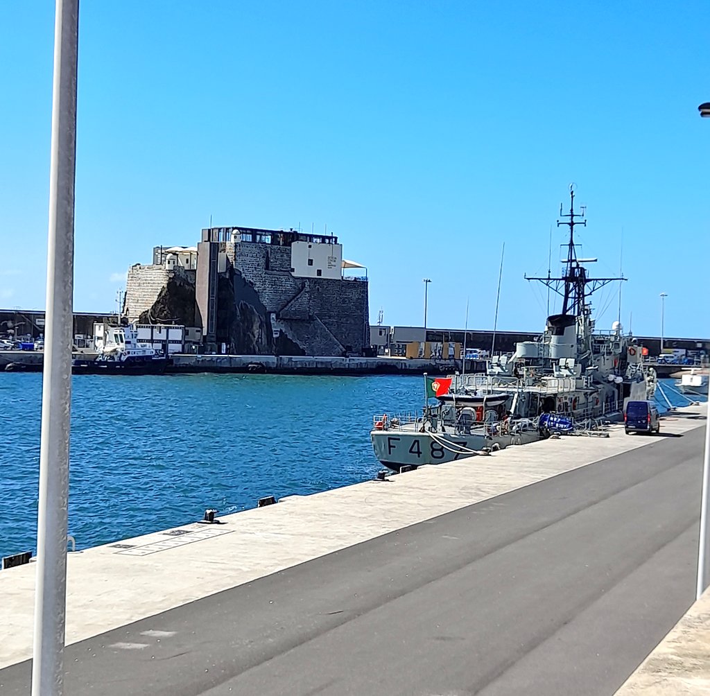 SilviaCorreia05's tweet photo. Happy Friday 🌞⚓️
The Portuguese navy in our port -
corvette NRP "João Roby" (F 487). 🇵🇹
#FridayVibes #FunchalPort #MadeiraIsland🏝 https://t.co/SkN5ffTlXm