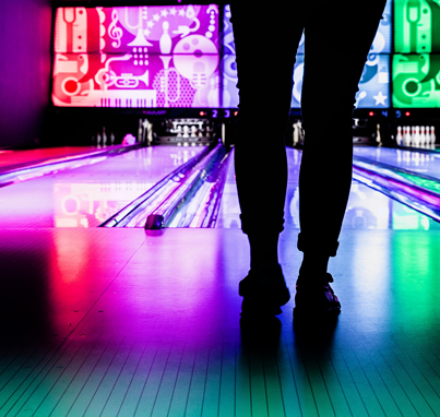Ben jij een jonge mantelzorger, en heb je zin om wat leuks te doen? Meld je dan aan voor glow in the dark bowlen en minigolf! Inclusief een frietje/patatje! Vertrek: maandag 17 oktober, 14.40 uur vanaf De Brinkhof in Wezep.
Informatie en aanmelden 👉 tinyurl.com/mntlglwdrk.