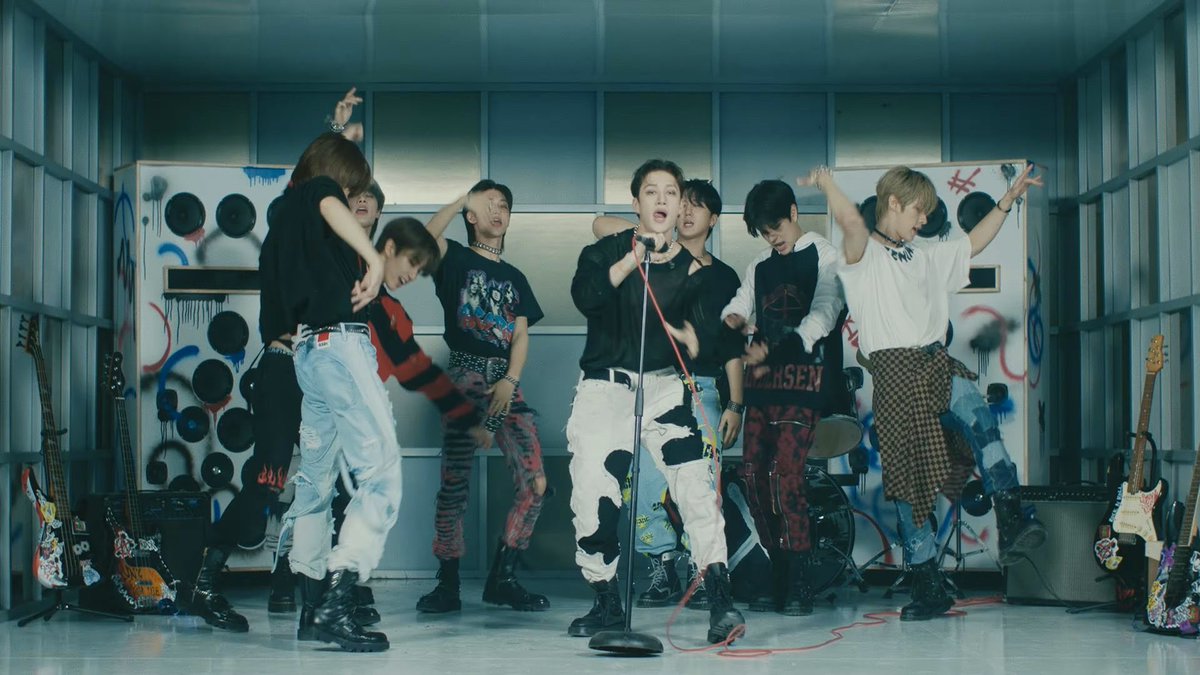 lucidchn's tweet photo. Stray Kids as Fall Out Boy songs: A Thread https://t.co/yojelcpuqn
