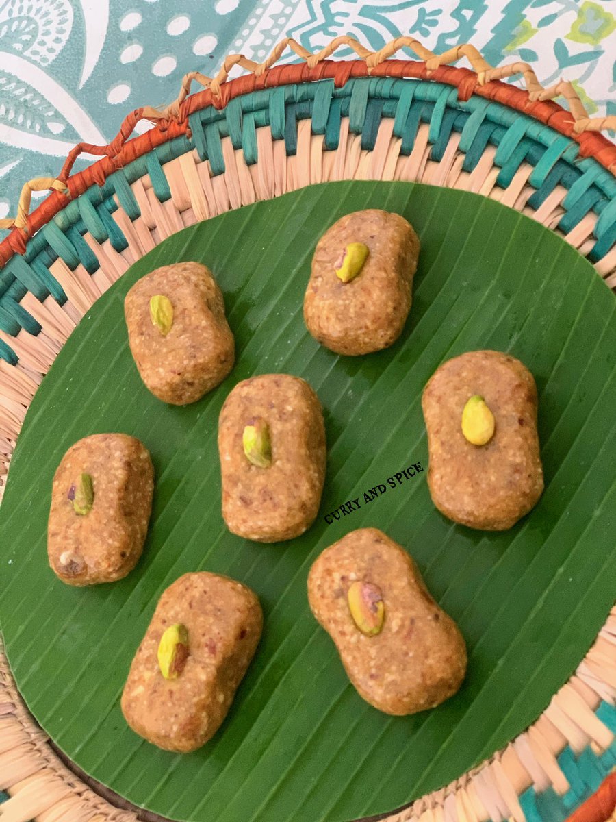 Somasray's tweet photo. #vegan #glutenfree #sugarfree #cashews #raisins #dayes #sweet
Recipe details in my blog @ https://t.co/kmxKj6hQAm https://t.co/uk58At4Dp2