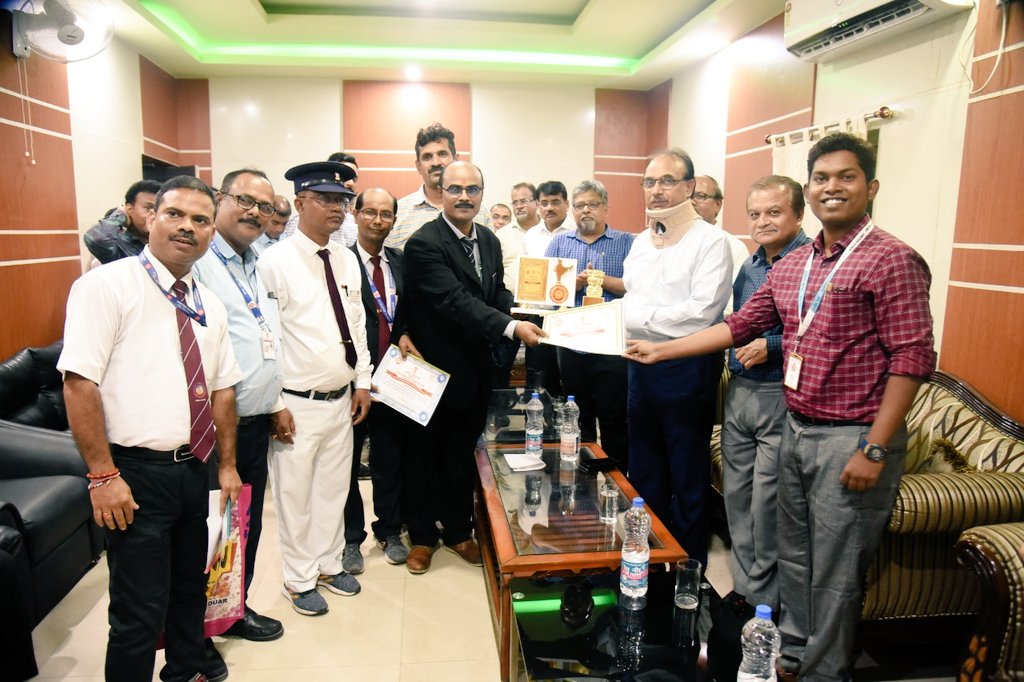 Sri Anshul Gupta, GM/NFR has awarded the top Ticket checking staff of APDJ Divn, Sri Subhrajit Deb, Subrata Bhowmick &amp; Suman Kumar for their outstanding performance in August '22 at NCB Stn. 

Total TC earnings till August = 8.26 CR. A growth of 1324% yoy <a href="/RailMinIndia/">Ministry of Railways</a> <a href="/RailNf/">Northeast Frontier Railway</a>