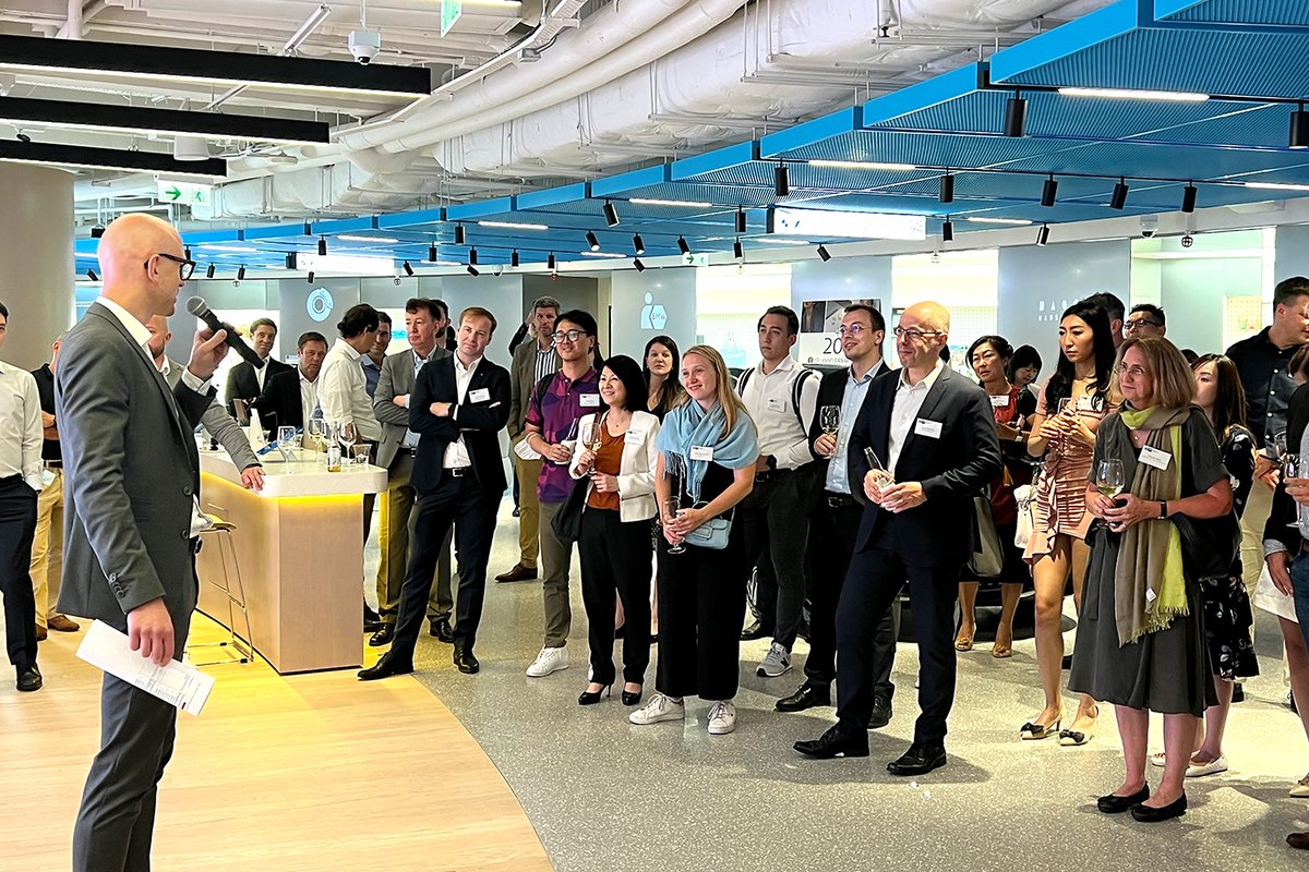 GICGCCHongKong's tweet image. Wow! More than 100 members &amp;amp; guests joined our #GCNetwork @ BMW iSpace last night, making it our biggest #networking event of the year so far. Special thanks to our premium partner #BMW for hosting us! Look out for our next event in October! 😎
#GCCHK #BMWHK #PartnerForNetworking