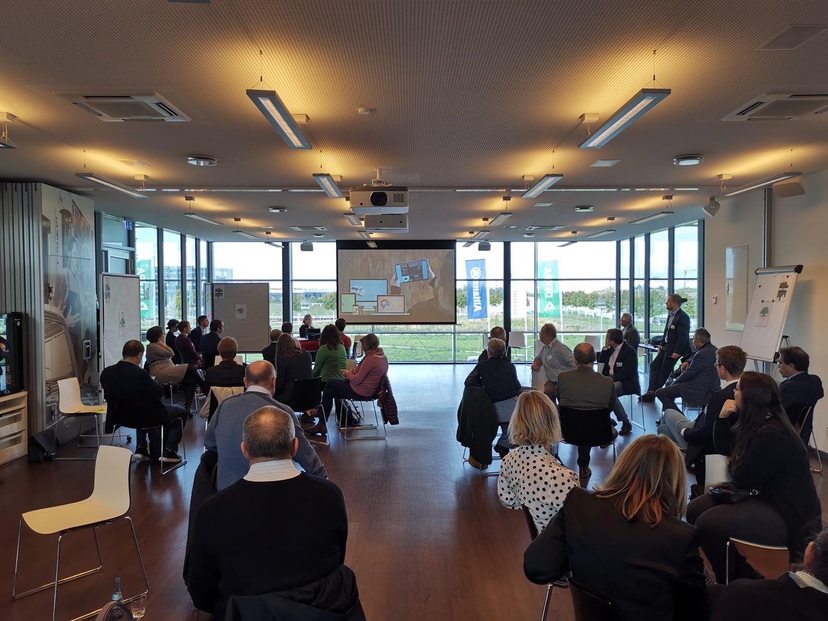 ASA_MobilityEU's tweet image. The second workshop just started, and participants are at work on #skills intelligence with great collaborative spirit!

#ASAStuttgart