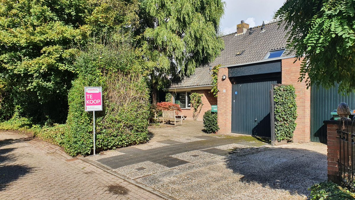 AlexanderBPR's tweet image. Morgen (zaterdag 1/10) is het #openhuizendag. Wie neemt er een kijkje bij mijn ouderlijke woning in @gemkadij ? Bel svp eerst ff met de makelaar. funda.nl/koop/krimpen-a…