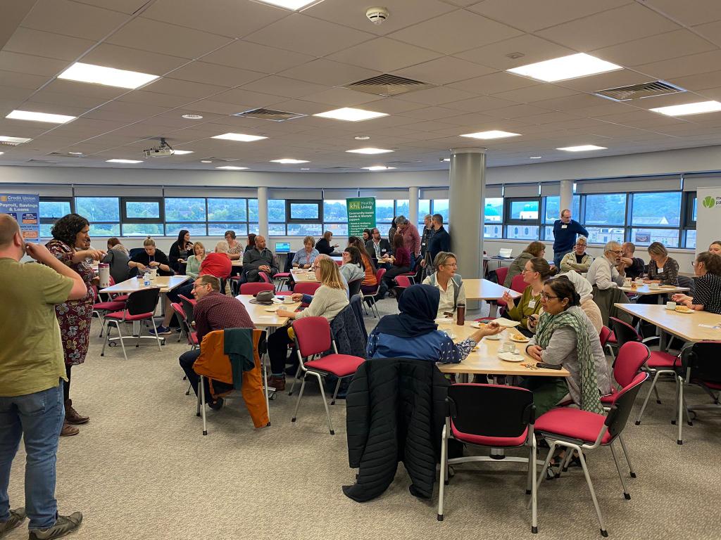 Here4BDCC's tweet photo. The #CostOfLiving Crisis Summit is in full swing here @KeighleyCollege, our attendees are now networking, connecting the dots between #CommunityNeeds and #CommunityOffers. 🤝 https://t.co/qUB9qYAu8a