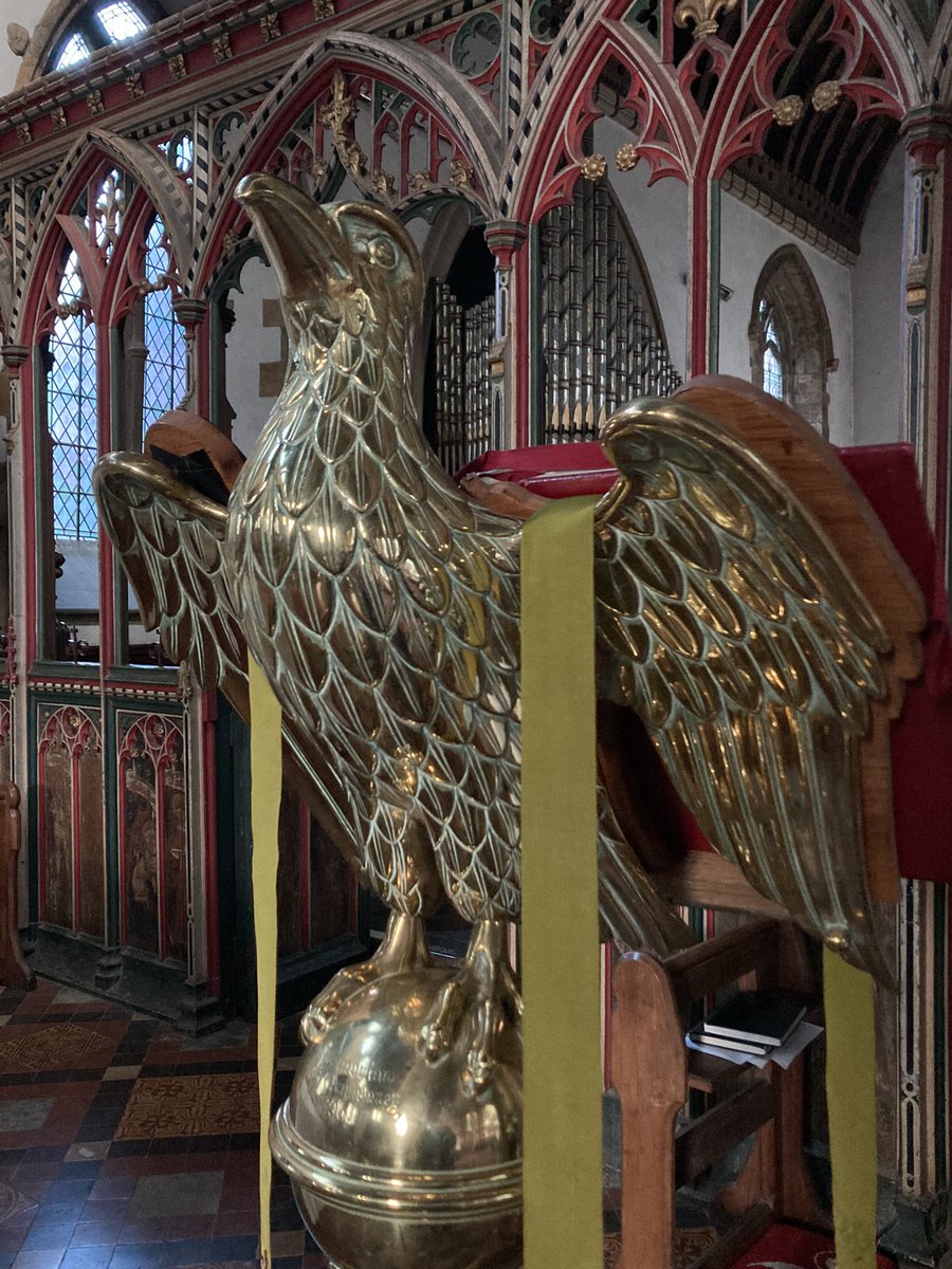 ceadela's tweet photo. Brass eagle lectern for @SlCathy and #nicewindow for @WindowsLake at #Bloxham https://t.co/yujsXxTJdV