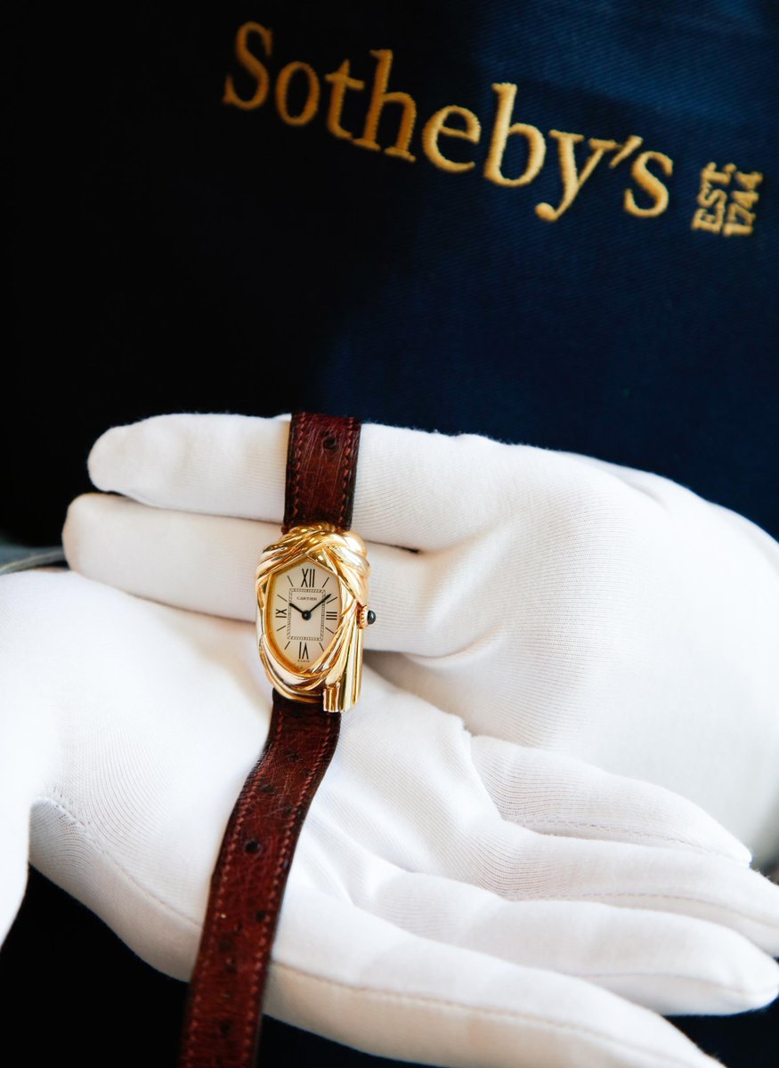 JFGuyot's tweet photo. #Enchères #Luxe
#Horlogerie #Joaillerie
La mythique montre #Cartier #Cheich réalisée à quatre exemplaires pour le trophée #CartierChalenge sur le #ParisDakar dans les années 80, vendue 1 million € @SothebysFr https://t.co/2USITWFgsi
