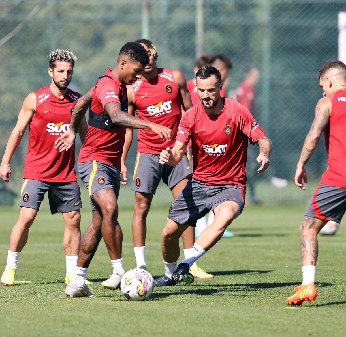 Webaslan tweet media