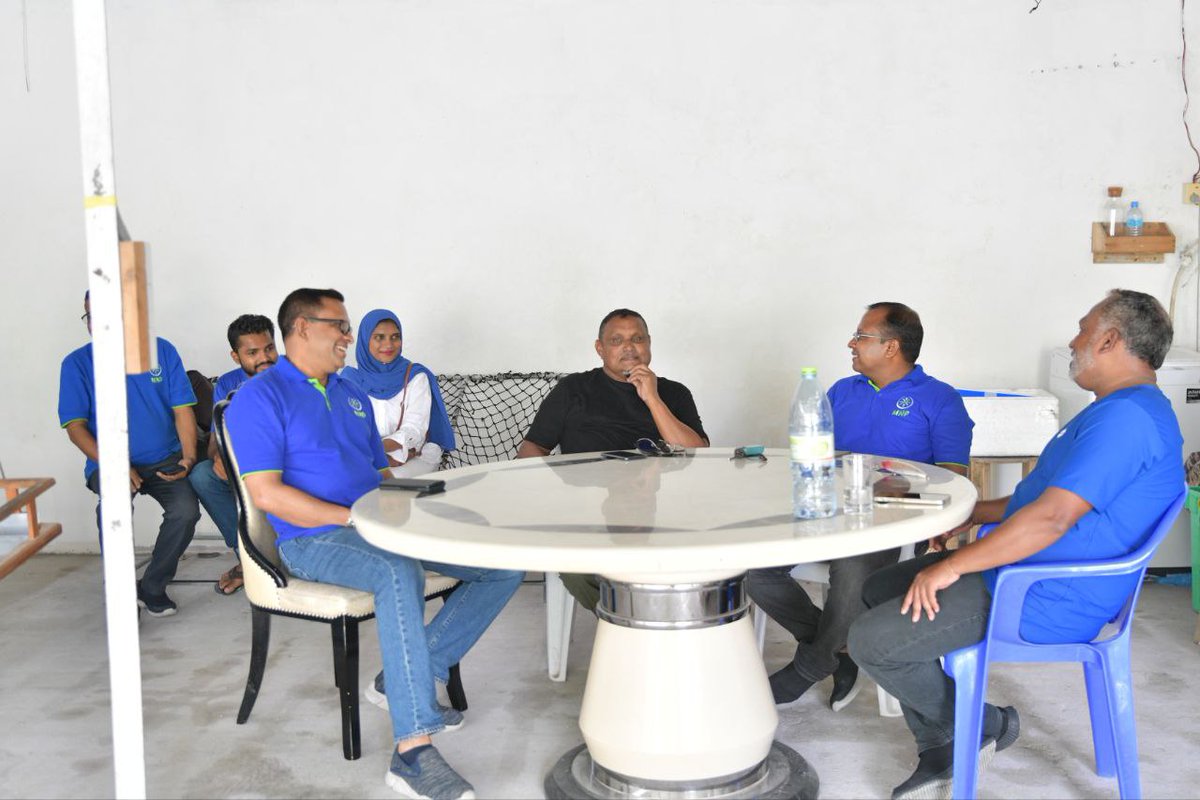 MNP_Secretariat's tweet photo. ޕާޓީގެ ލީޑަރޝިޕް ތ. ގުރައިދޫ WDC ގައި ވާދަކުރާ އެމްއެންޕީގެ ކެންޑިޑޭޓް ފާޠިމަތު ރަނިއްޔާގެ ކެމްޕޭންގައި: އިރާދަކުރެއްވިއްޔާ މާދަމާ އޮންނަ އިންތިޚާބުގައި ރަނިއްޔާ މިގޮނޑި ކާމިޔާބުކުރާނީ ބޮޑު ތަފާތަކުން
#VoteMNP #VoteRaniyya #Vote1 ✅1⃣
#MNPTrips #MNPSouthCentralRegion #MNPThaa https://t.co/0XGPrtJBd5