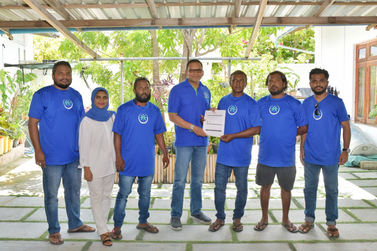 MNP_Secretariat's tweet photo. ޕާޓީގެ ލީޑަރޝިޕް ތ. ގުރައިދޫ WDC ގައި ވާދަކުރާ އެމްއެންޕީގެ ކެންޑިޑޭޓް ފާޠިމަތު ރަނިއްޔާގެ ކެމްޕޭންގައި: އިރާދަކުރެއްވިއްޔާ މާދަމާ އޮންނަ އިންތިޚާބުގައި ރަނިއްޔާ މިގޮނޑި ކާމިޔާބުކުރާނީ ބޮޑު ތަފާތަކުން
#VoteMNP #VoteRaniyya #Vote1 ✅1⃣
#MNPTrips #MNPSouthCentralRegion #MNPThaa https://t.co/0XGPrtJBd5