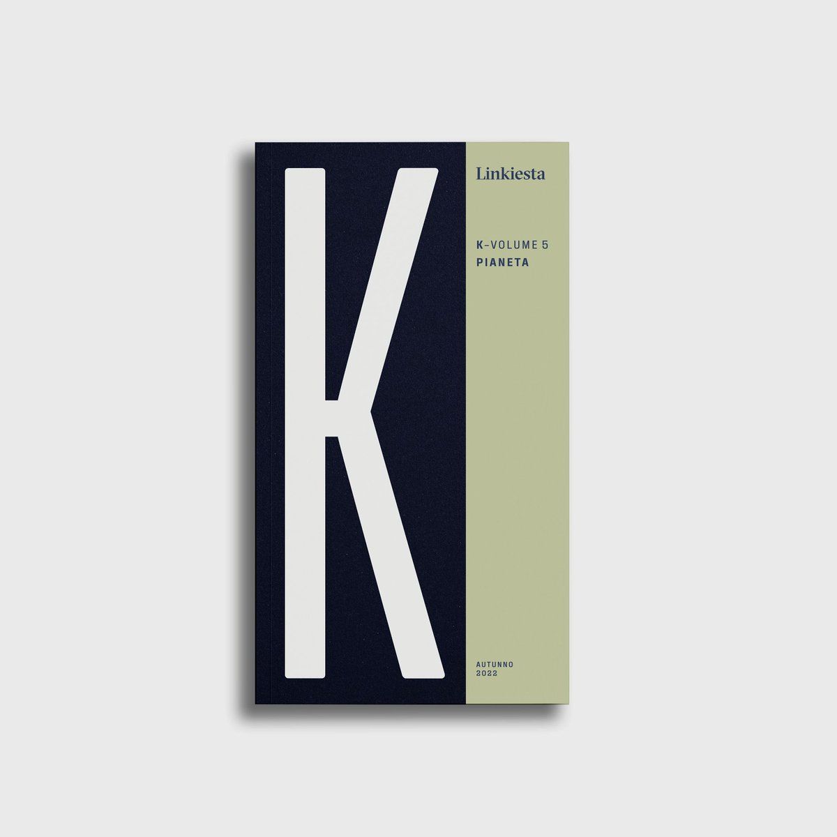 Linkiesta's tweet photo. 🔥 IL NUOVO VOLUME DI K, LA RIVISTA LETTERARIA DE LINKIESTA

💥Diciotto racconti ispirati al tema del Pianeta, con l’Intervista Larga di @annalisadesi a Melania Mazzucco e una nuova sezione dedicata alla poesia curata da @mario_desantis.

👇Ordinalo qui
https://t.co/djJskM4NCz https://t.co/DJXc5914mS