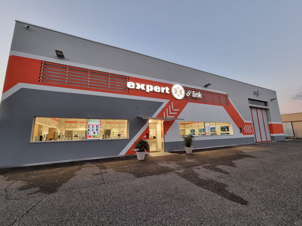 FocusMgmt_it's tweet photo. Il 23/09 Expert Leso Elettrodomestici ha inaugurato il suo primo #conceptstore #omnicanale nel basso Veronese. Un’esperienza innovativa su una metratura limitata dove le barriere dell’assortimento fisico incontrano le infinite possibilità del digitale. 
@ Expert Italy SpA https://t.co/T5fGGh0nK4