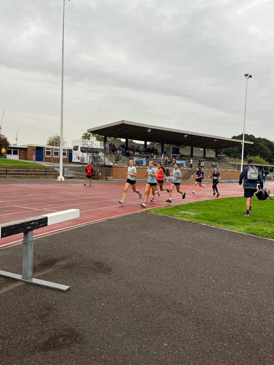 A fantastic turn out at the RBKC mini marathon trials - look out for them running tomorrow at the @LondonMarathon 🏃‍♀️ 🏃‍♂️ @TVH_Athletics @RBKC @RBKCMayor @CardinalVaughan @QueensGateSch