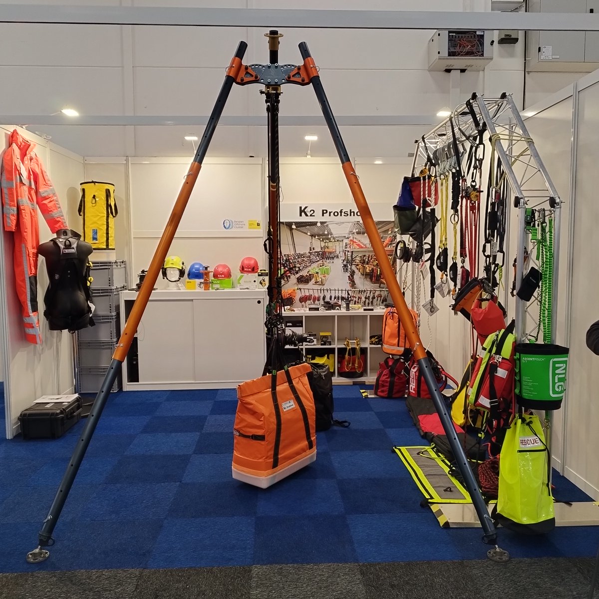 When working at heights of up to 130 metres, the safety of the technicians is extremely important. The Belgian company K2 ProfShop specializes in equipment for safety and rescue. #windenergy #onshoreenergy #offshoreenergy #theidealconnection