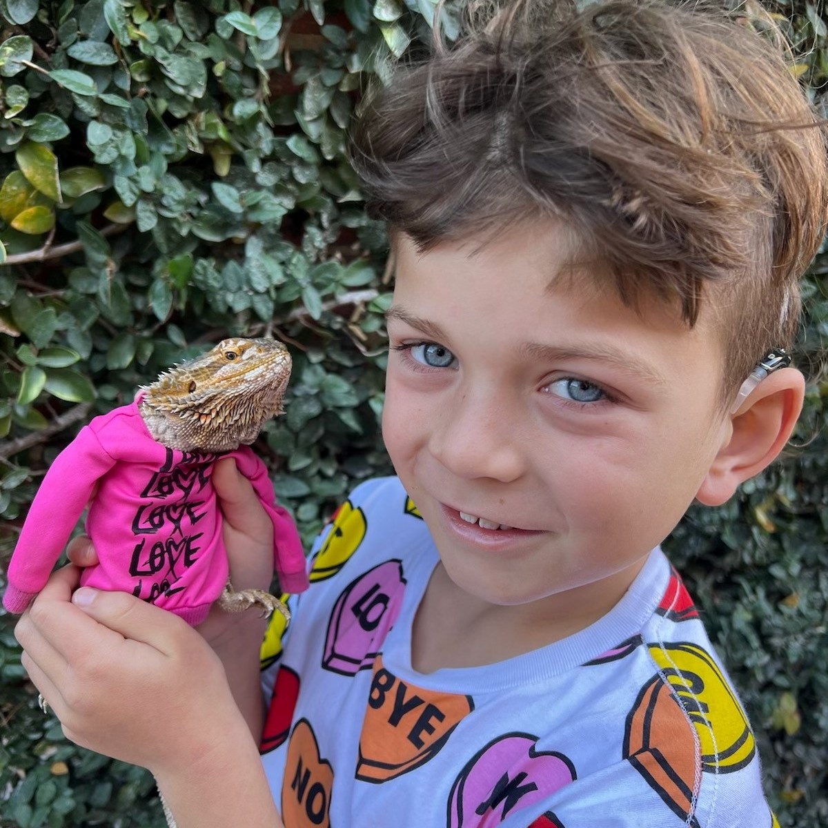 Ziggy, Nerija, and Hagrid the bearded dragon are excited to mark Loud Shirt Day to help children with #HearingLoss, like them, access the support they need to thrive and reach their full potential. 

Learn about and support our Loud Shirt Day champions bit.ly/3dGzs6L