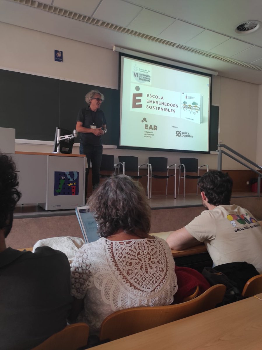 La EES está en la <a href="/UJIuniversitat/">Universitat Jaume I</a>  participando en la #VIJEACV. Bajo el lema "Actuar desde la esperanza" supone un lugar de encuentro  para analizar su papel en la transformación colectiva de la sociedad y tejer alianzas con las diferentes “educaciones” necesarias para el cambio.