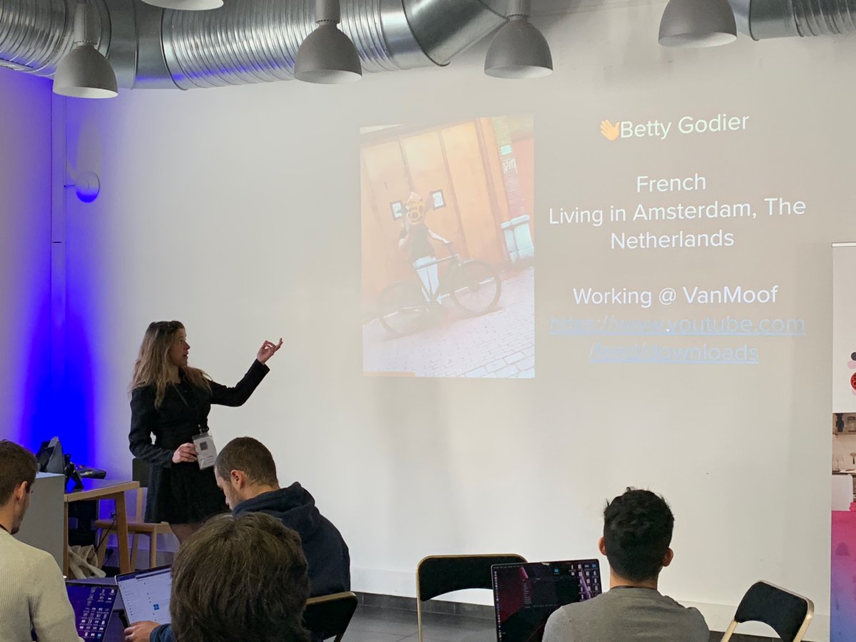 YvesJannic's tweet photo. Thank you @BettyGodier for a nice SwiftUI classroom! #FrenchKit @frenchkitconf https://t.co/eaTSwDlXAP