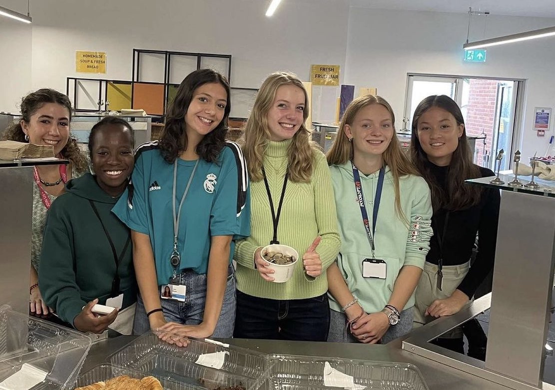 STAHSSixthForm's tweet photo. The sweet treats were very popular this morning 🧁🍩 #STAHSSixth Bake sale for @macmillancancer 💚 https://t.co/SxZsHrYNjh