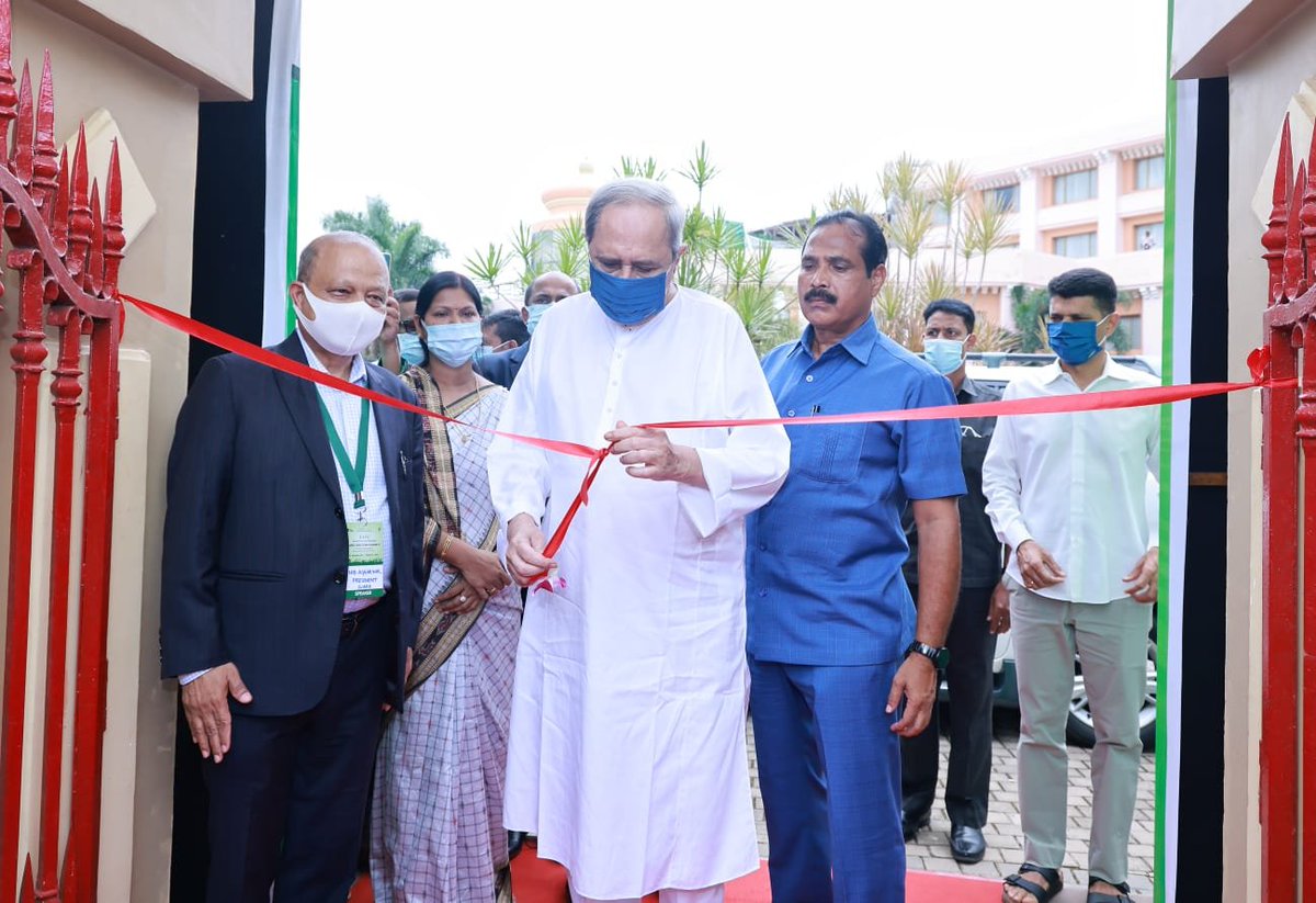 CMO_Odisha's tweet photo. Attending the SAFE Convention organised by @siamindia, CM @Naveen_Odisha said road safety is a high priority area for #Odisha Govt. CM added that a four-fold strategy has been added to make roads safer by enforcement, education, improvement in road engineering, emergency care. https://t.co/ccdITO6tg8