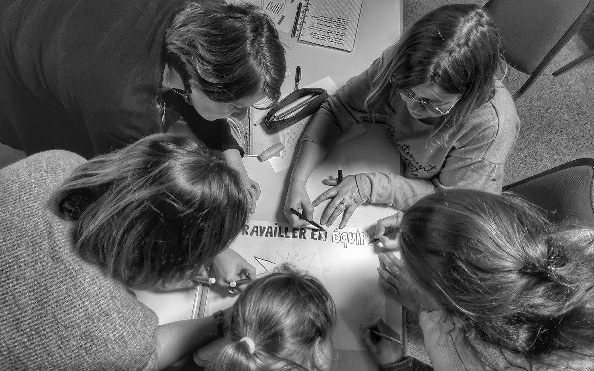 J'ai eu le plaisir d'encadrer la formation des nouveaux chefs d’établissement bretons du 1er dégré autour de l'animation pédagogique. Deux très belles journées vécues avec <a href="/JefVigilant/">Vigilant Jef</a> : très bon binôme 😊 Merci à <a href="/SignoretBarbara/">Barbara Signoret</a> pour sa confiance !