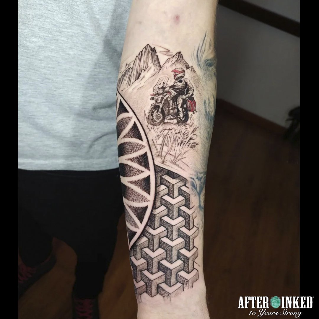 AfterInked's tweet photo. #DotWork Tattoos or we also call it stippling or pointillism like other tattoo techniques, it has its origin in painting. #DotWorkTattoos #afterinked #proudusers #formulatedforperfection #afterinkedeveryday #tattooaftercare #vegan #criparttattoo #laemergentecol https://t.co/vQaBwwtQQy