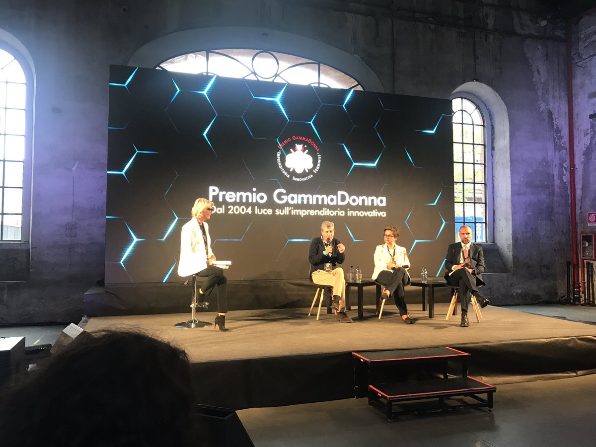 GammaDonna_'s tweet photo. Ora una tavola rotonda, moderata da @SonoLaChioda , con
๐ Gianluca Dettori @dgiluz - Primo Ventures, Presidente della Giuria del #PremioGammaDonna
๐ Enzo Antonetti - Intesa @intesasanpaolo Center
๐Francesca Gabrielli - #AssitDigital
๐ฉ๐ปโ๐ปstreaming https://t.co/CuFZ4Fa7TT https://t.co/PRTKxbBWYX