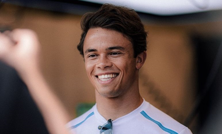 🚨 Selon <a href="/CanalplusF1/">CANAL+ F1®</a>, Nyck de Vries a signé chez AlphaTauri ! ✍️

Désormais, plus rien n'empêche la signature de Pierre Gasly chez Alpine 👀

#F1 #SingaporeGP