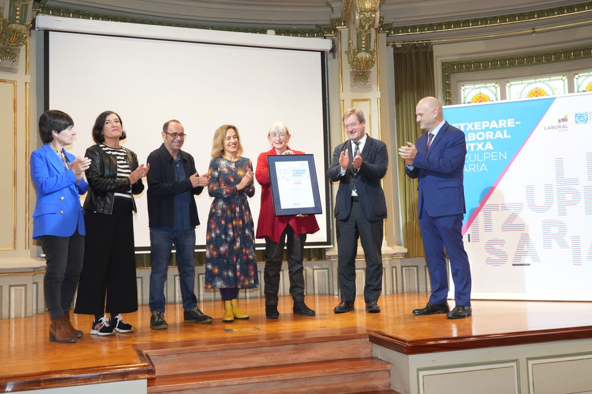 📖Mariolein Sabartek irabazi du @etxepareEU –<a href="/LABORALkutxa/">LABORAL Kutxa</a> Saria, ‘Amek ez dute’ nederlanderara itzultzeagatik
📎irekia.euskadi.eus/eu/news/80270-…

📖Mariolein Sabarte gana el Premio @etxepareES –<a href="/LABORALkutxa/">LABORAL Kutxa</a> por llevar al neerlandés la novela ‘Las madres no’
📎irekia.euskadi.eus/es/news/80270-…