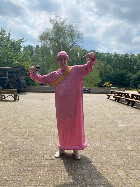 Paintballen's tweet photo. Vrijgezellenfeest? Bij ons is hij de lul.... Wij bieden niet alleen de traditionele Rabbit Hunt, maar ook diverse andere spelopties voor de vrijgezel waaronder dit mooie condoompak!

#paintball #paintballing #paintballlife #paintballen #paint #bos #spaarnwoude #herfst #activiteit https://t.co/NbAzGI3HrK