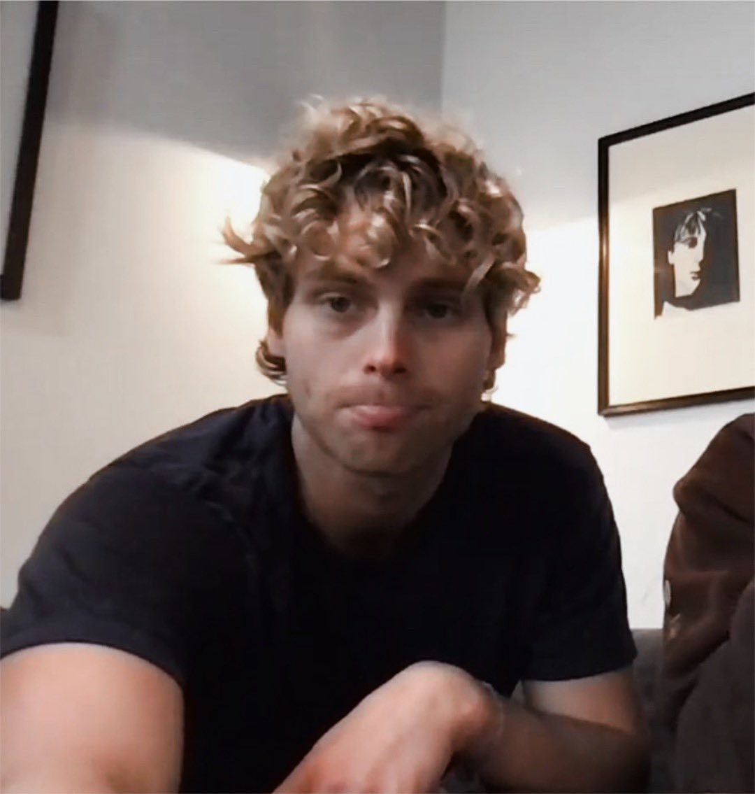 rainberryxgiu's tweet photo. Luke stand are so sensitive I could just- https://t.co/cWQ5bzV9KK
