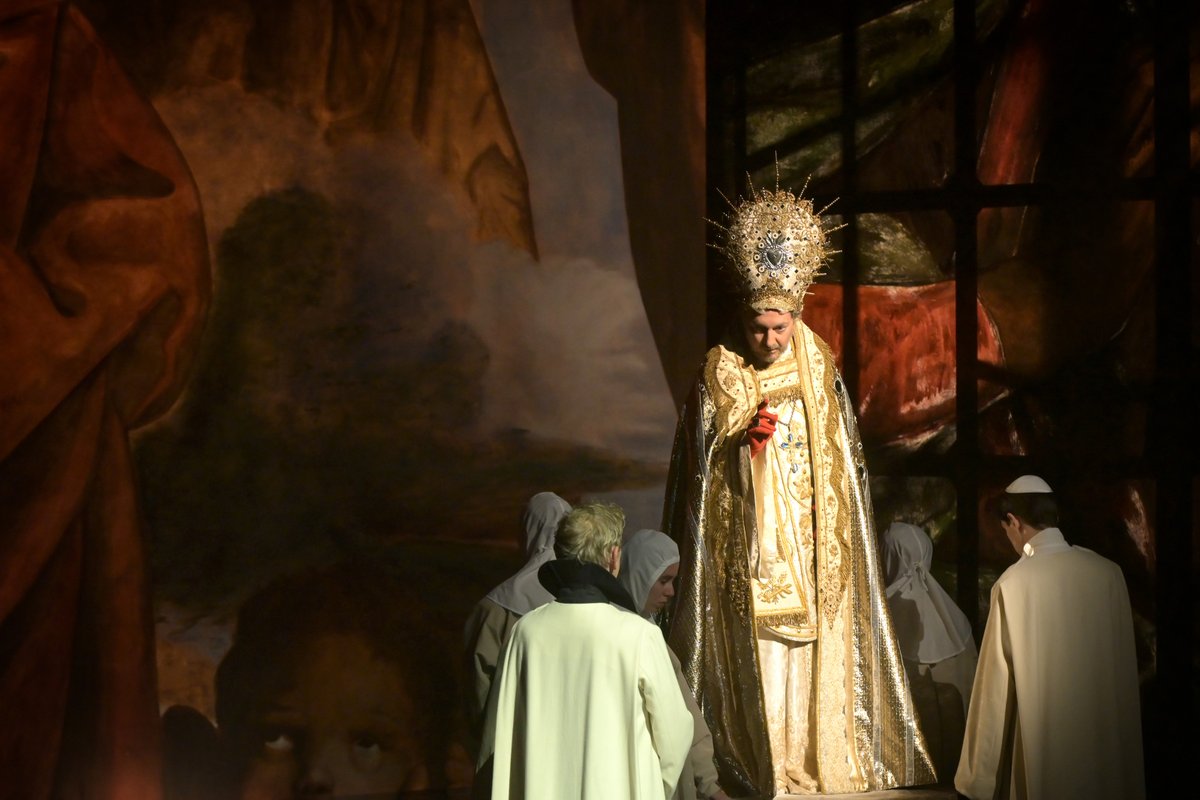 [REPRISE]
Demain à 14h c'est la reprise de notre spectacle « La Vie de Galilée » de Bertolt Brecht, mise en scène et scénographie Éric Ruf, costumes Christian Lacroix, en alternance Salle Richelieu jusqu'au 4 décembre 2022. 
Photos © Vincent Pontet