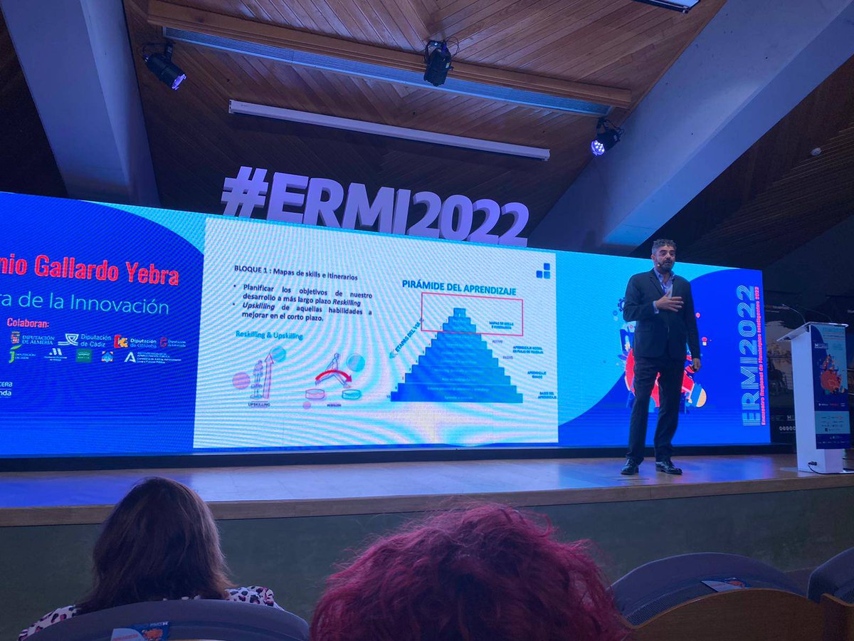 CloudTalent_Hn's tweet photo. El Reskilling es la principal herramienta en la Transformación Digital de las Administraciones Públicas y la vía más rápida para conseguir una Cultura Innovadora

By @virginiog en 

@ERMI2022 https://t.co/wbnYj7KQ2a