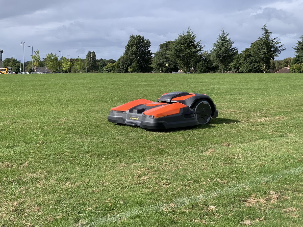 We are very proud to have installed the first Ceora™ at a local school premise and only the 6th in the UK!
The Ceora™ is set to mow 3 areas which are approx 17,500 m².
A big thank you to <a href="/UK_Husqvarna/">Husqvarna Forest & Garden</a> for their support!