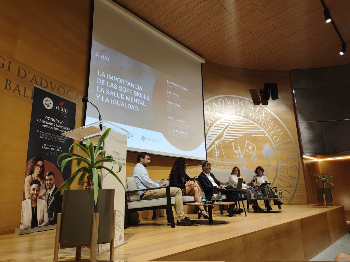🔊 Segunda mesa redonda con profesionales muy 🔝: LA IMPORTANCIA DE LOS SOFT SKILLS, LA SALUD MENTAL Y LA IGUALDAD.

🔹PONENTES: SAMANTHA ROMERO ADÁN - XAVI SAVIN (<a href="/altermutua/">Alter Mutua de los Abogados y Abogadas</a>) - SARA GÓMEZ - MICHEL MAGNIER.

🔹MODERA: <a href="/lidiazommer/">𝗟𝗶𝗱𝗶𝗮 𝗭𝗼𝗺𝗺𝗲𝗿🎗️</a>.