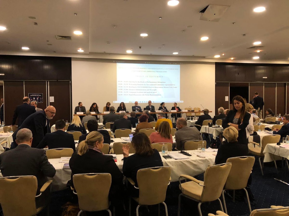 augussori's tweet photo. 🇧🇦 Elezioni Generali Bosnia Erzegovina 🇧🇦
A Sarajevo giornata dedicata ai briefing informativi per le sei diverse elezioni che si terranno domenica nel paese che, molto probabilmente, ha la più complessa struttura isitizuzionale al mondo. 
#OSCE #OSCEPA #election #bosnia #BIH https://t.co/ixEfjxBWW1