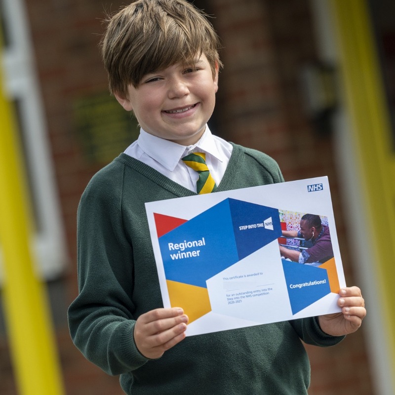 HealthCareersUK's tweet photo. There are amazing prizes to win in the #StepIntoTheNHS careers competition. 

Pupils’ work could be displayed in your local community in celebraton of the #NHS’ 75th birthday in 2023. 

Download the free KS2 resources and introduce them to over 350 NHS roles.