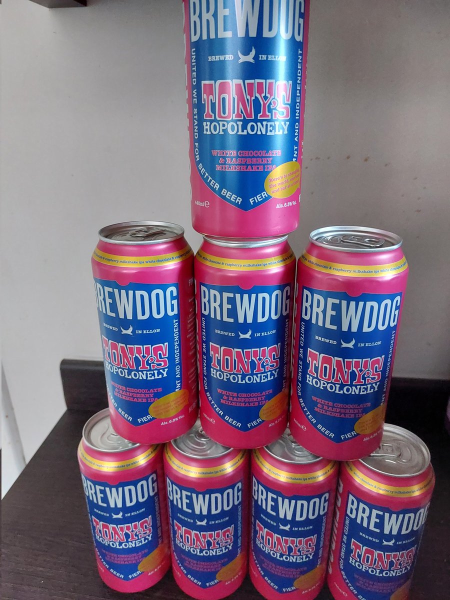 DLo_Deb's tweet photo. Ready for the #weekend 😍 #brewdog #fridayvibes #tonyschocolonely https://t.co/r3J4xrGuLB
