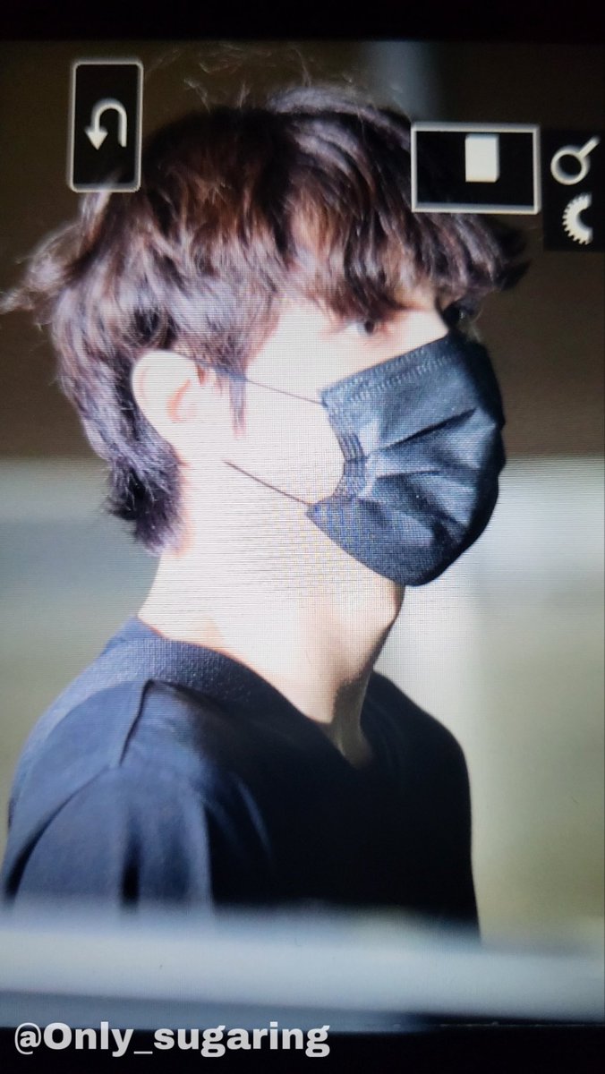 Only_Sugaring's tweet photo. 220930 뮤뱅 퇴근 프리뷰
#정우 #JUNGWOO #NCT127 https://t.co/TsFlo2ouez