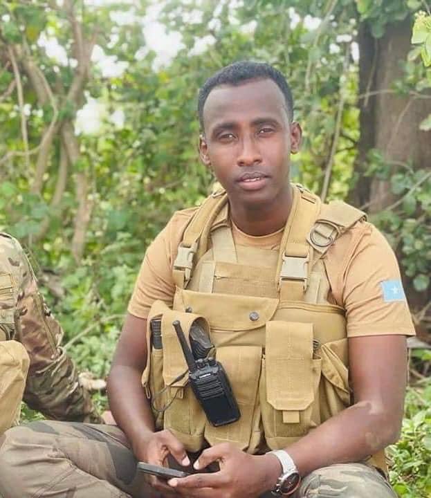 HassanAKhaire's tweet photo. Waxaan tacsi tiiraanyo leh u dirayaa shacabka Soomaaliyeed gaar ahaan qoysaska &amp; ehelada uu ka geeriyooday Gen. Farxaan Maxammuud Aadan (Qarooole). Allaha u naxariistee Gen. Farxaan waxuu ahaa halyeey Qaran oo mar walba u taaggan difaaca Dalka, Diinta &amp; Dowladnimadda Soomaaliyeed https://t.co/BTUaBgPkej