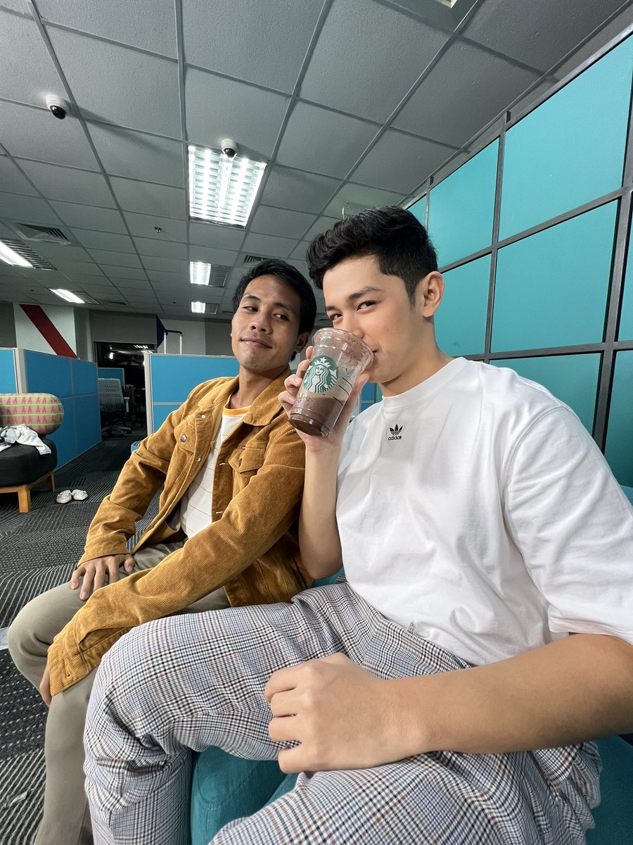 AljonMendoza_'s tweet photo. Bat di ka nalang mang hingi? @gucong_yamyam https://t.co/i7Kg7JDCqT