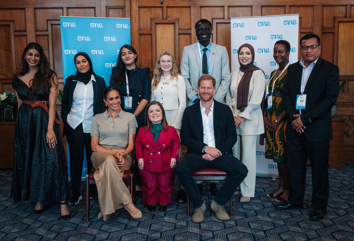 This morning, Harry and Meghan shared new images from a roundtable discussion on gender equality. townandcountrymag.com/society/tradit…