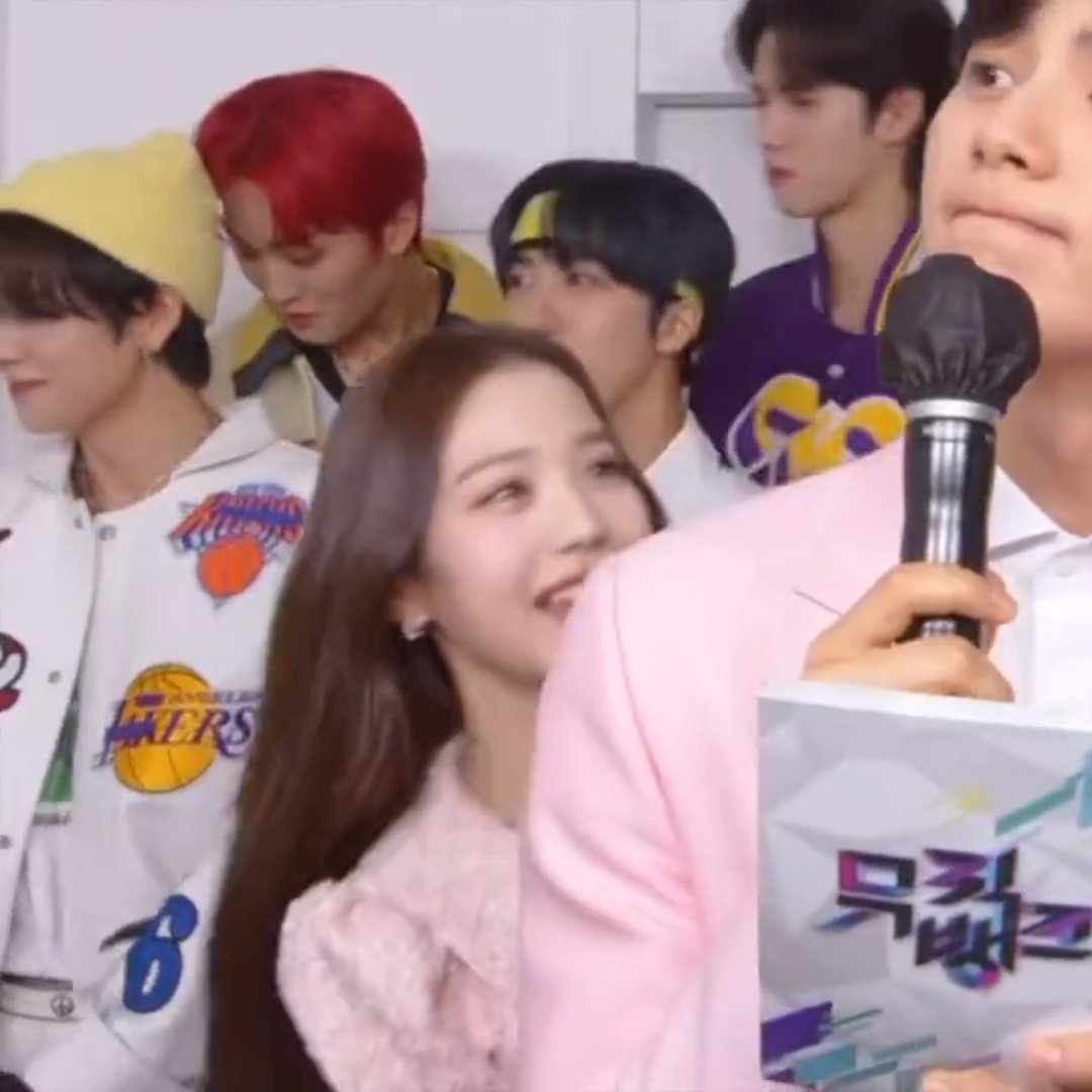 비안 tweet media