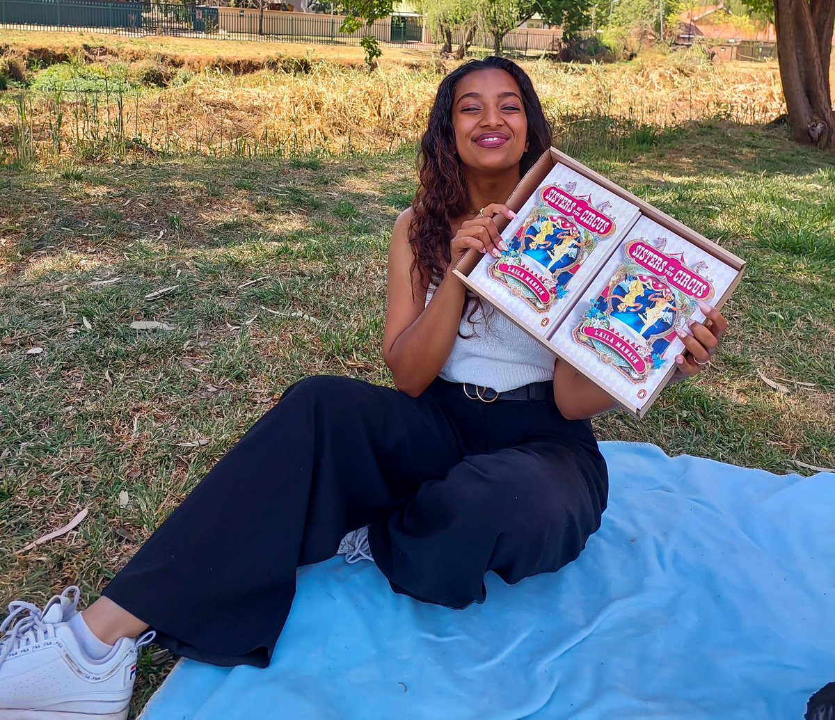 Laila 🌙 tweet media