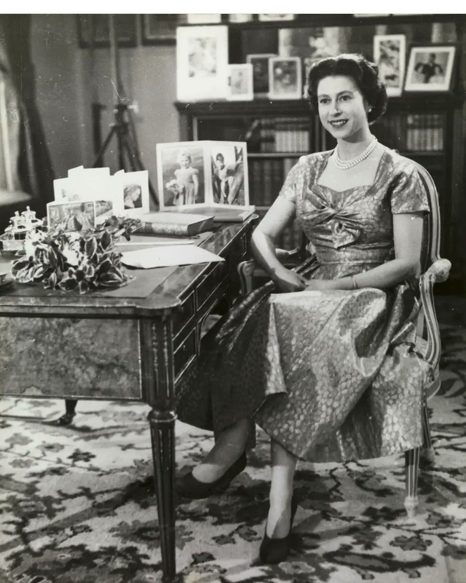 VLoveRoyalWorld's tweet photo. As Sovereign, Queen Elizabeth II acted as a focus for national identity, unity &amp; pride, leading the nation at moments of grief &amp; celebration. This was most famously represented by The Queen's Christmas Broadcast, an intrinsic part of Christmas Day festivities for many people. https://t.co/Zrg9nrHTJp